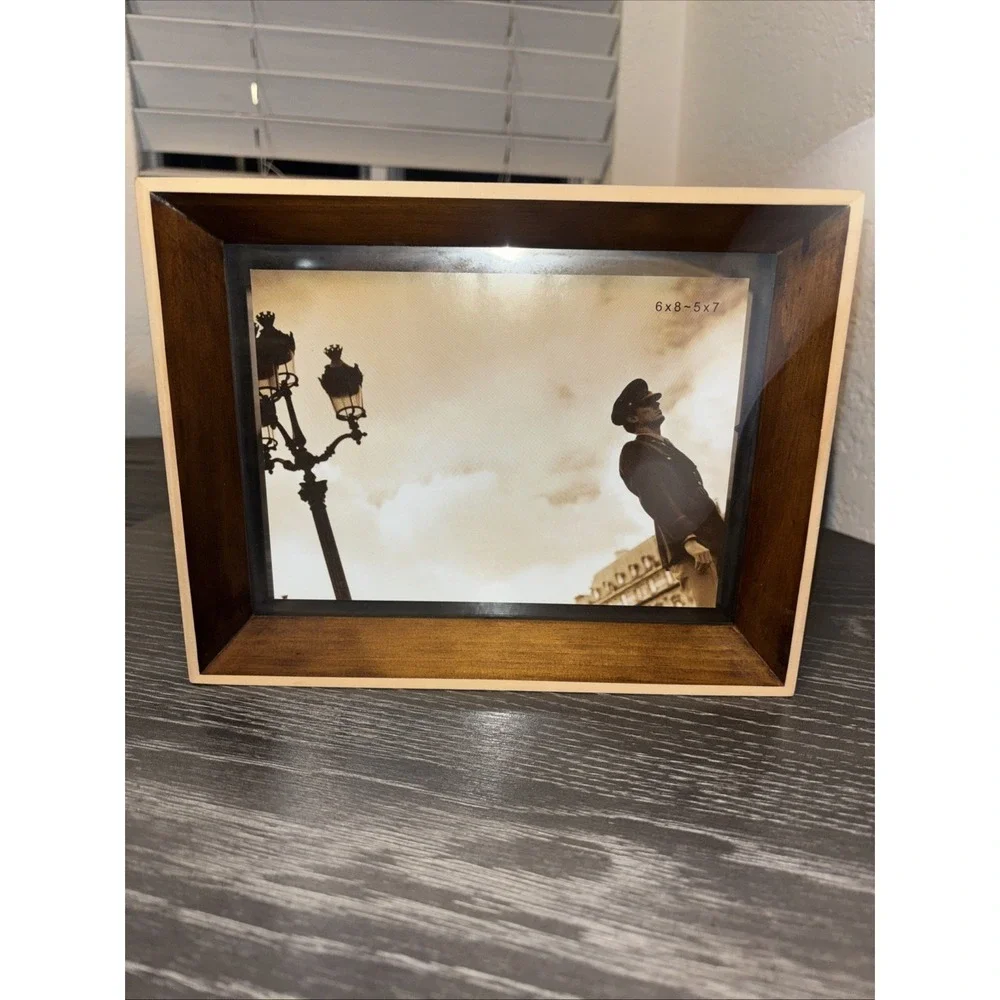 Bombay Floating Frame‎ 6x8 -5x7 New
